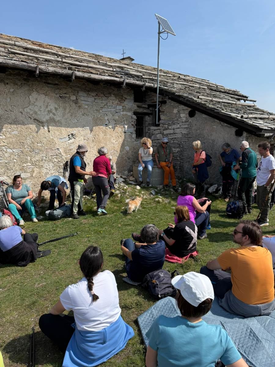 Gallery: la-cura-nello-sguardo-e-cattedre-della-salute-una-domenica-tra-cammino-e-consapevolezza-a-moiola - 68